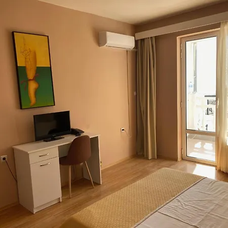 Hotel Noy Warna