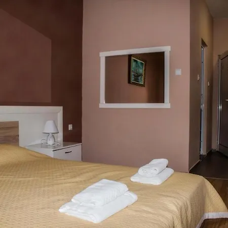 Hotel Noy Warna